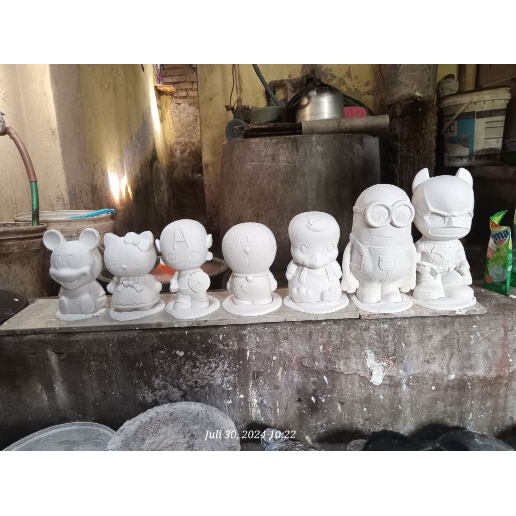 celengan gipsum, celengan karakter, paket mewarnai, souvenir, celengan polos