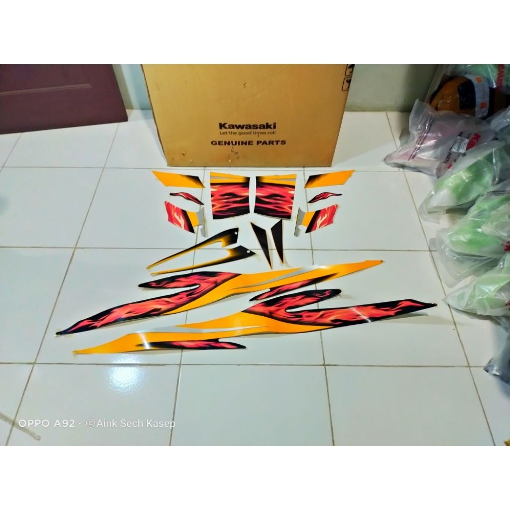 sticker body striping zx130 kuning api 40210-0610