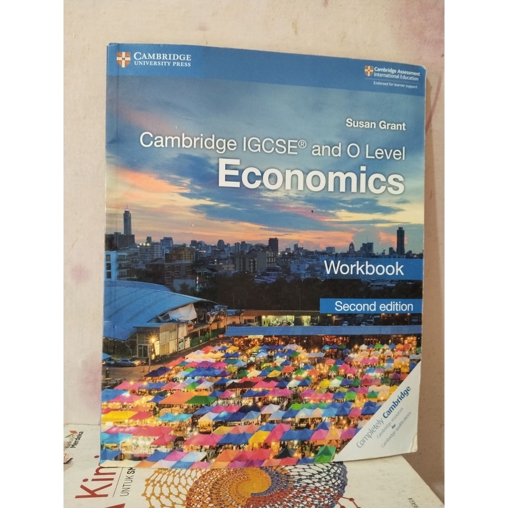 buku cambridge igcse and o Level Economics workbook