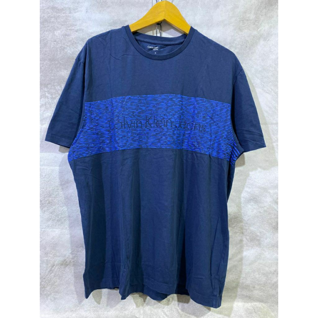 kaos second dari Calvin Klein