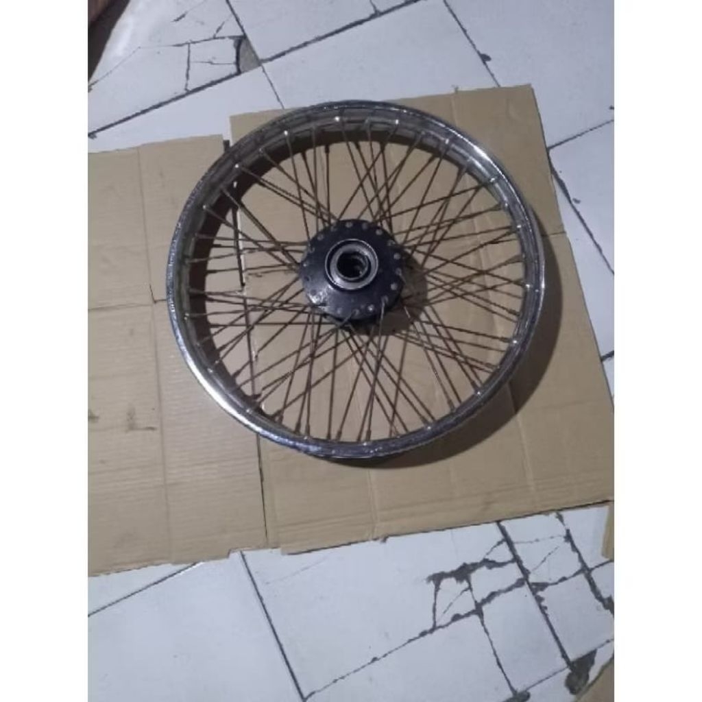 velg/pelek jari jari bagian depan motor Jupiter z Vega ZR barang second copotan