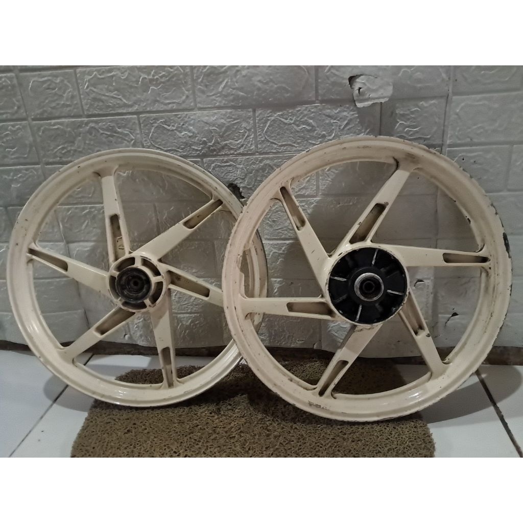 Velg satria ru 120 lumba satria hiu satria r pelek racing palang original ori copotan standar keleng