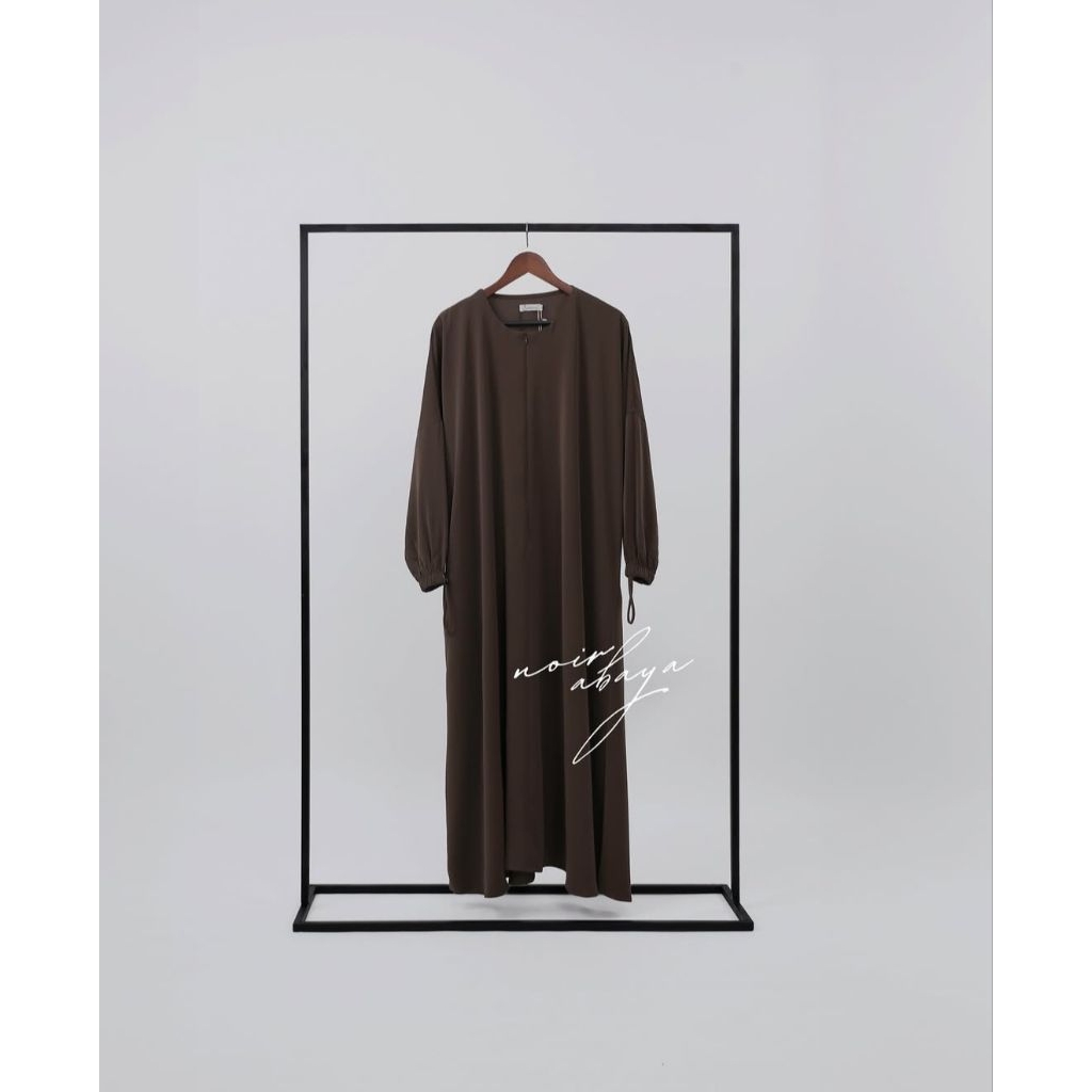PL LIKE NEW NOIR ABAYA BY AKU SABIRA