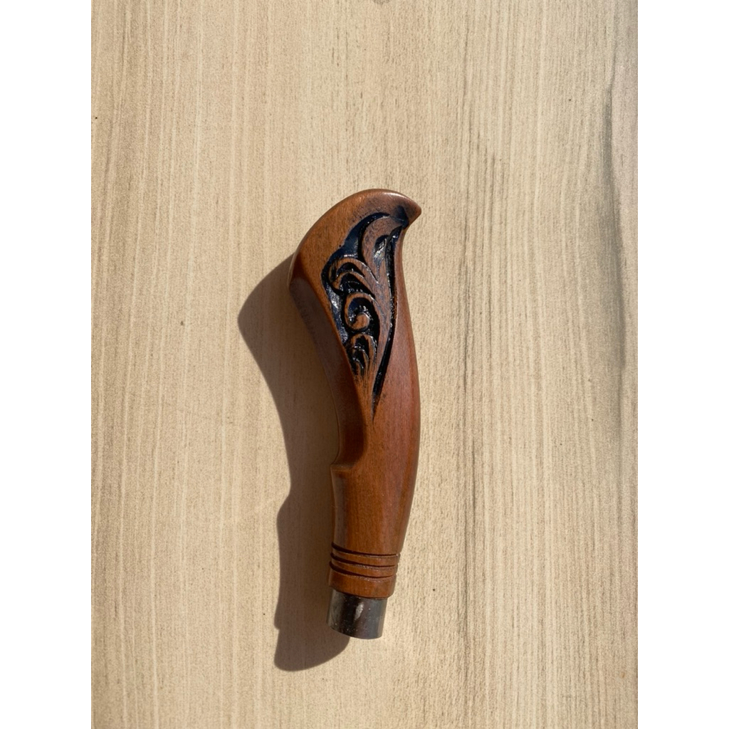 Gagang Pisau Kayu Rasamala Ukir Kombinasi Warna