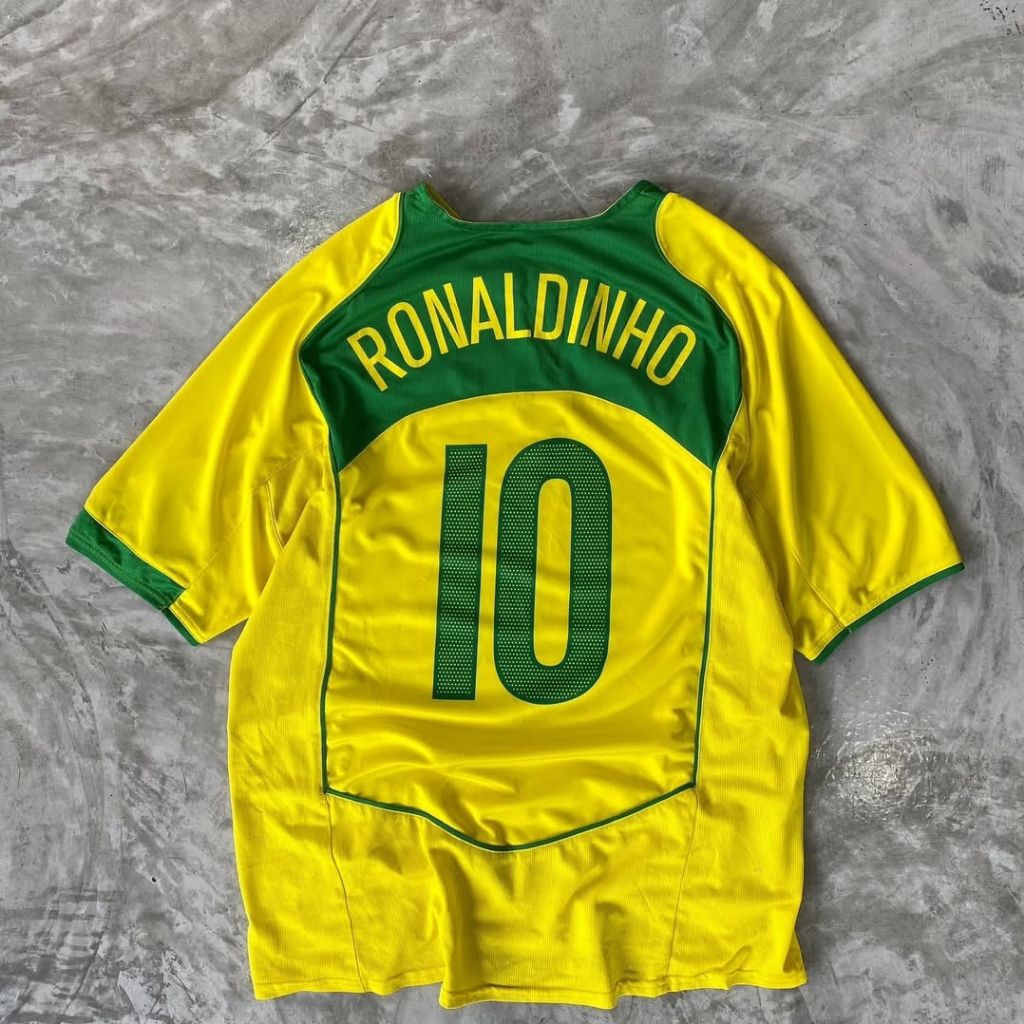 (RETRO) JERSEY BOLA RETRO BRAZIL HOME 2004 GRADE AAA VINTAGE CLASSIC