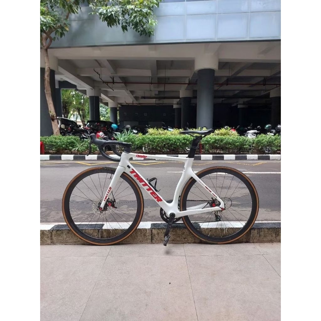 twitter thunder like neww