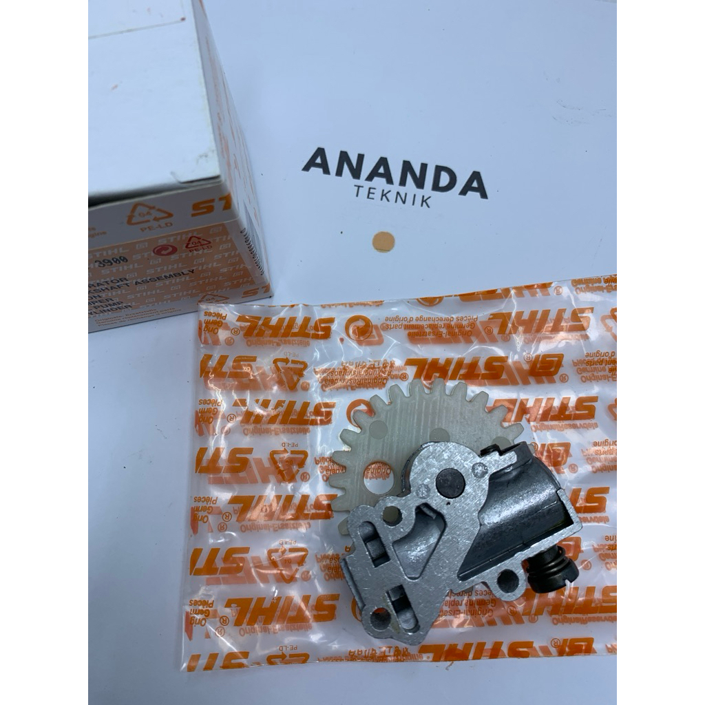 Pompa Oli Gergaji Mesin Stihl Type MS 381 038 Oil Pump Gergaji Mesin Stihl MS 381 - Part Of Chainsaw