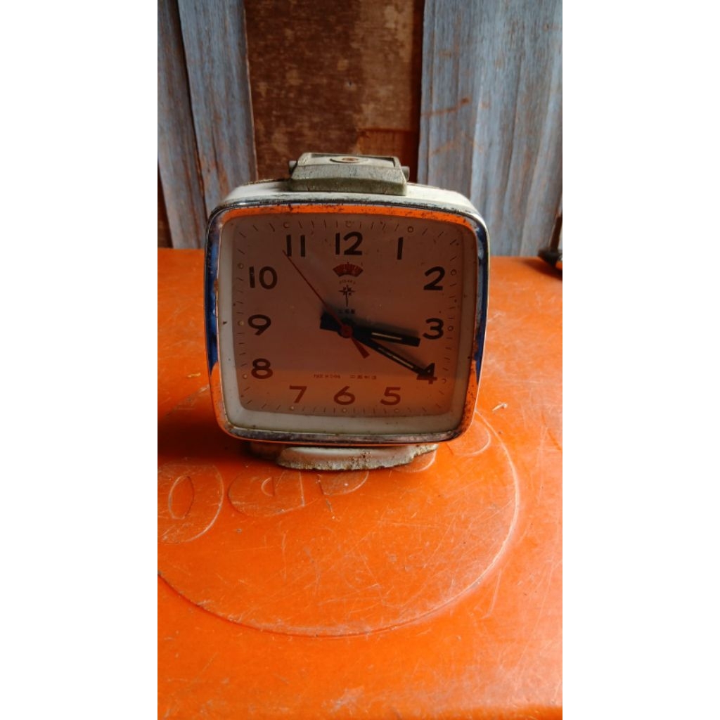 Jam weker 65rb antik display  lawas kuno anggep mati