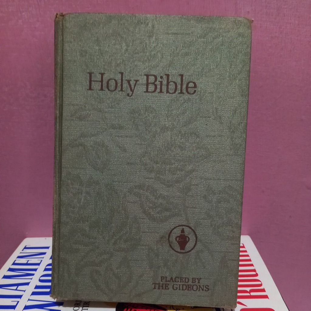 Buku Holy Bible