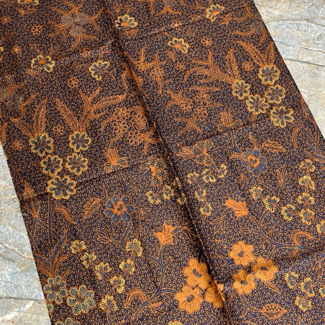 Kain Batik Sogan Klasik Sido Kenongo – Motif Bunga Elegan Coklat Biru | Katun Premium Halus