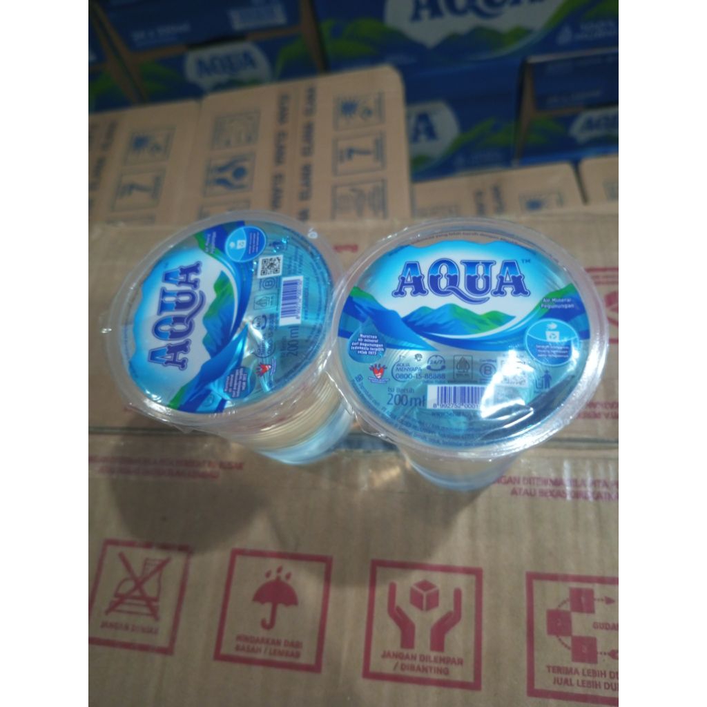 Aqua gelas 200ml 1 dus isi 48 gelas / Aqua cup / Air mineral / air minum kemasan