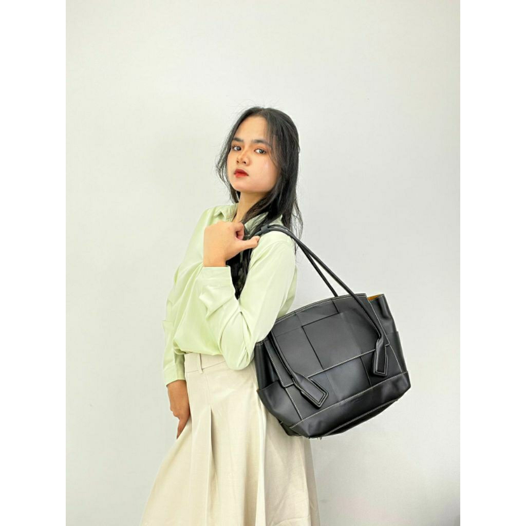 Bottega Veneta Arco bag-003