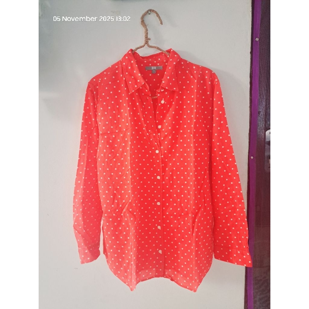 Kemeja Wanita Uniqlo Size XL Bekas Pemakaian Pribadi