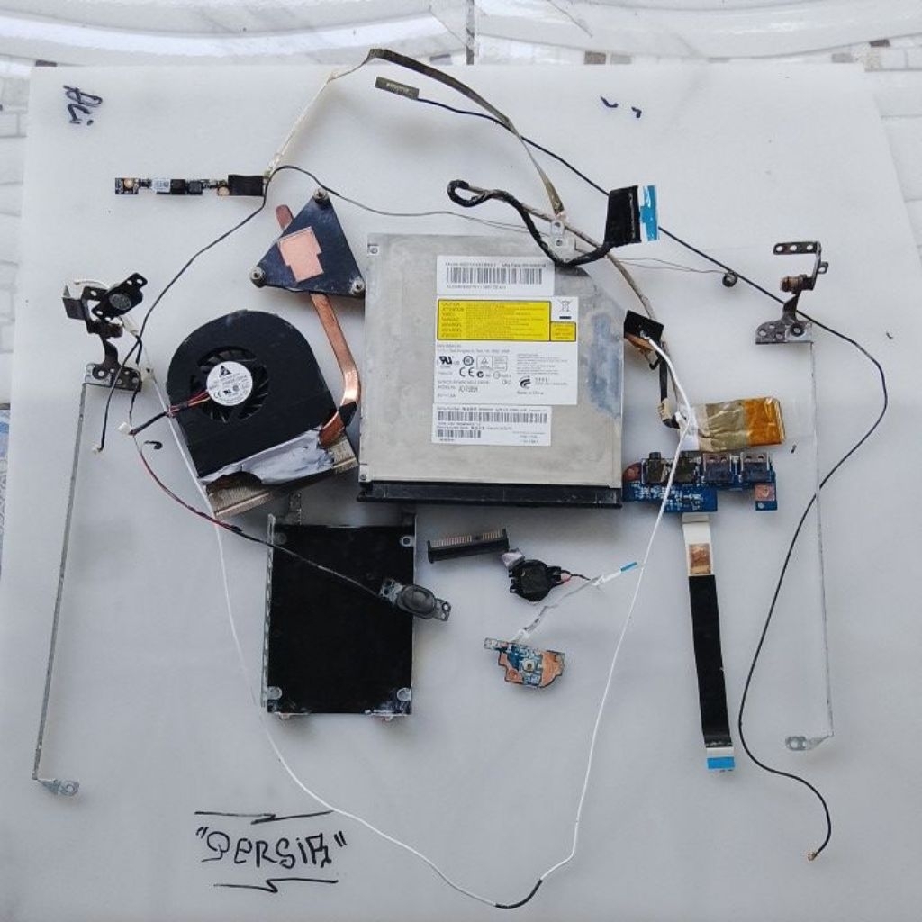 part Acer aspire 4741 engsel braket fan kipas DVD webcam fleksibel lcd speaker batre cmos fleksibel 