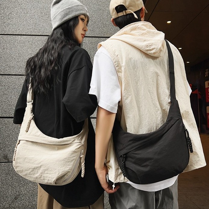 Tas selempang wanita polos untuk kerja, tas bahu tunggal santai dan ringan dari kain nilonnas