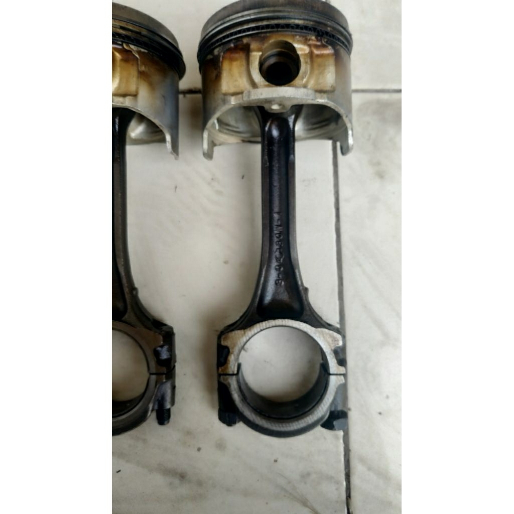 stang seher /piston Nissan Terrano