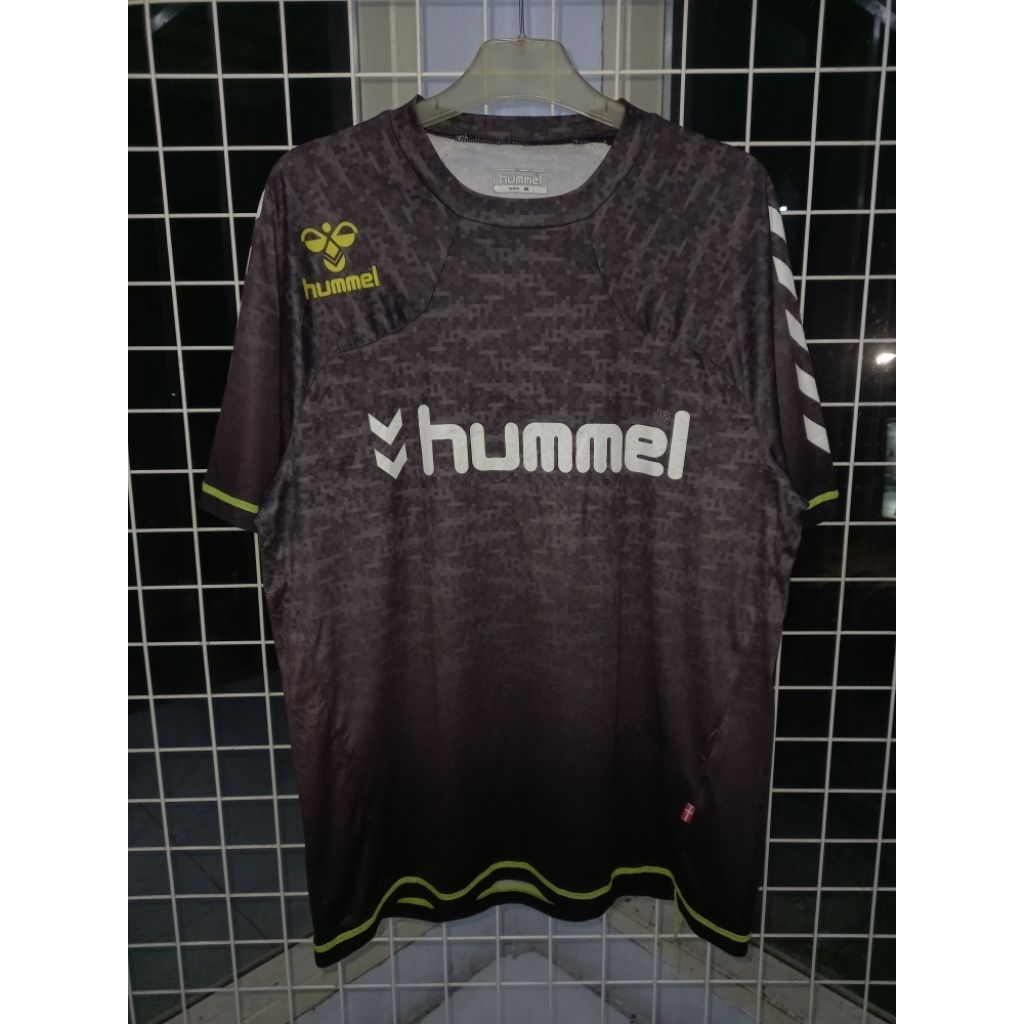 JERSEY ORIGINAL HUMMEL POLOSAN ABU PUTIH HIJAU STABILO UNTUK OLAHRAGA