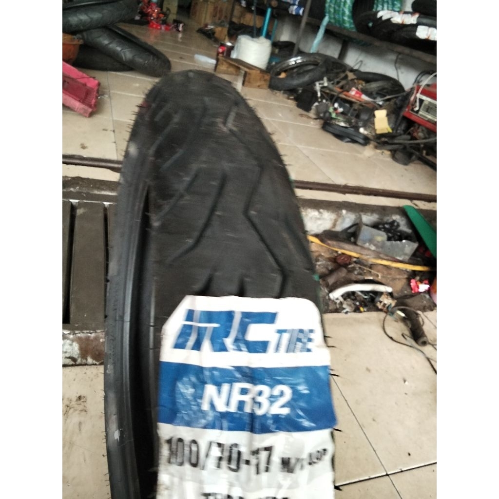 ban luar IRC 100/70-17 100/70 ring 17 NR 82 non tubles