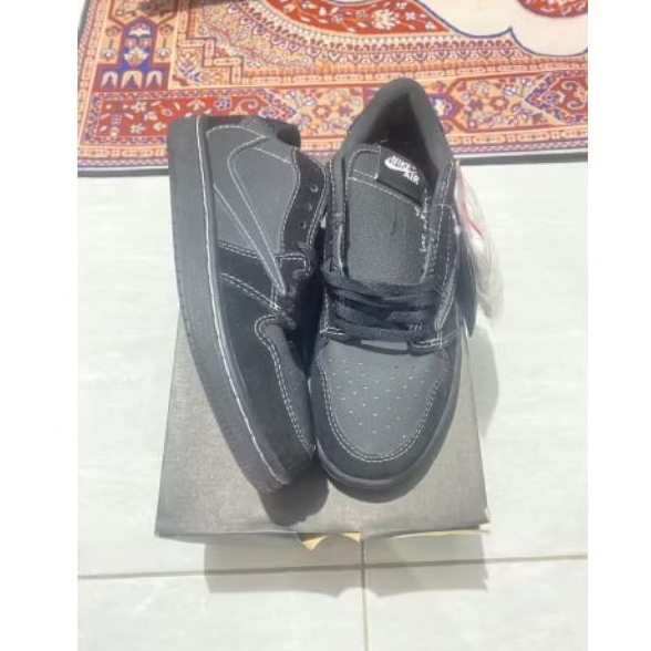 sepatu Jordan Travis black