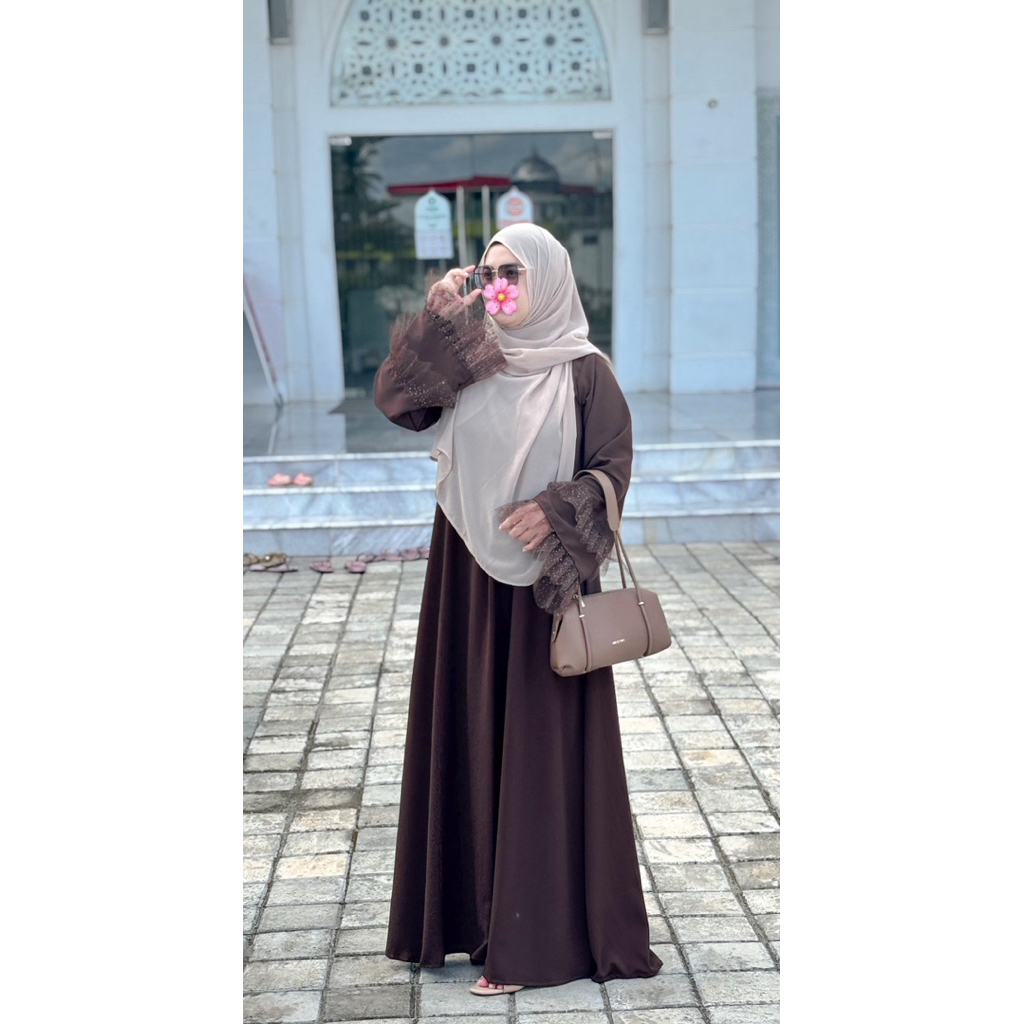 almina abaya