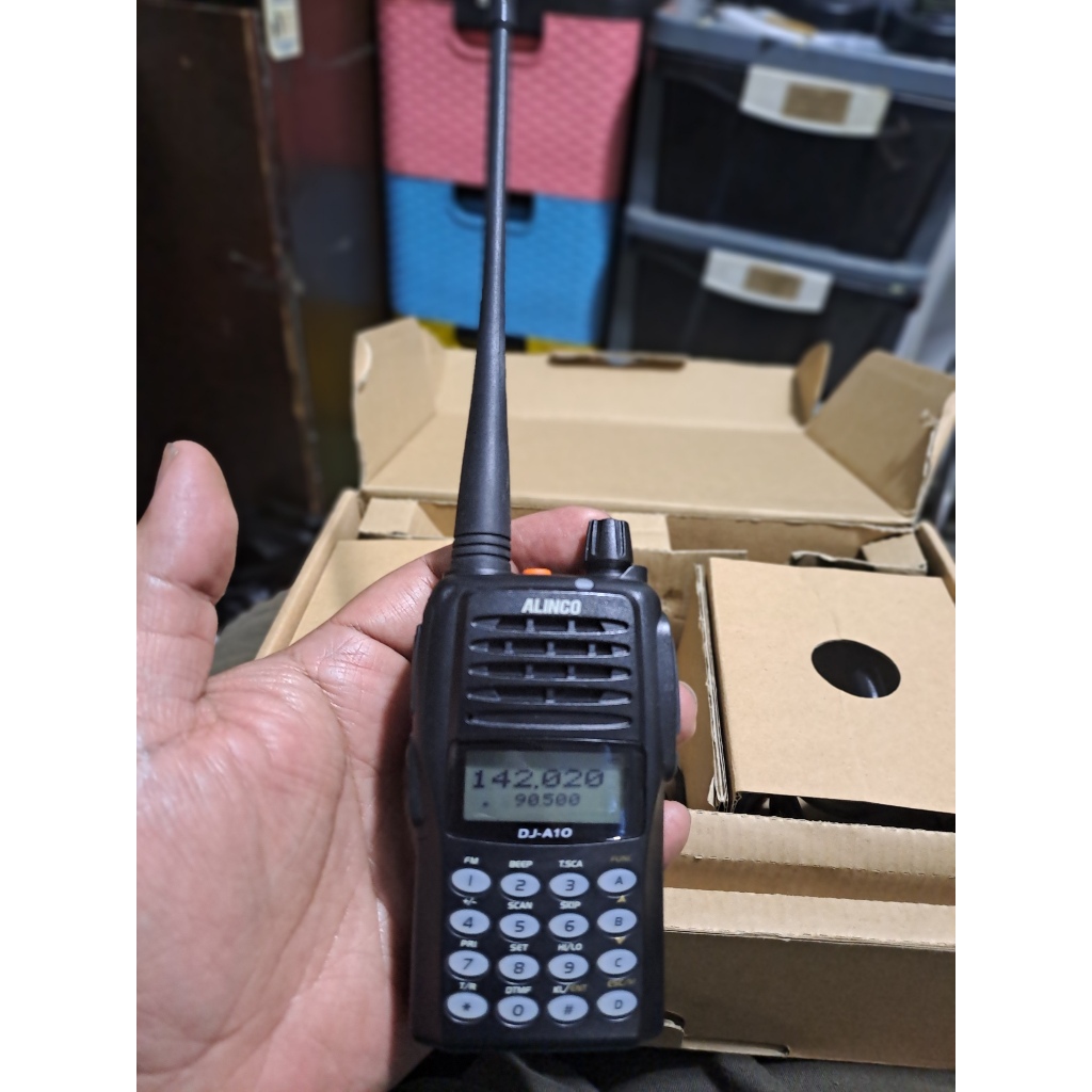 HT ALINCO DJ-A10 VHF KOMPLIT VHF 136 MHZ SD 175 MHZ BEKAS ATAU SECOND KONDISI NORMAL MULUS SEPERTI B