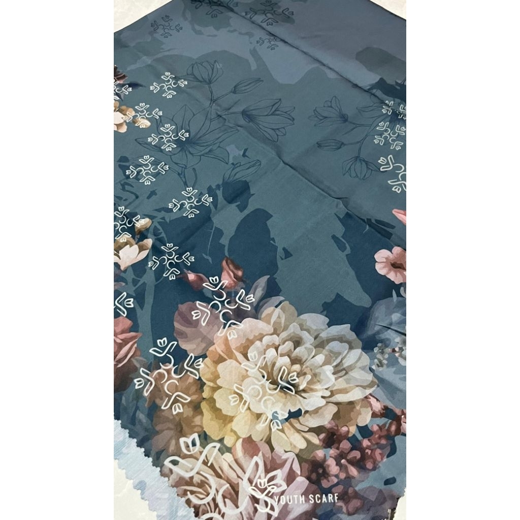 Youth Scarf (preloved)