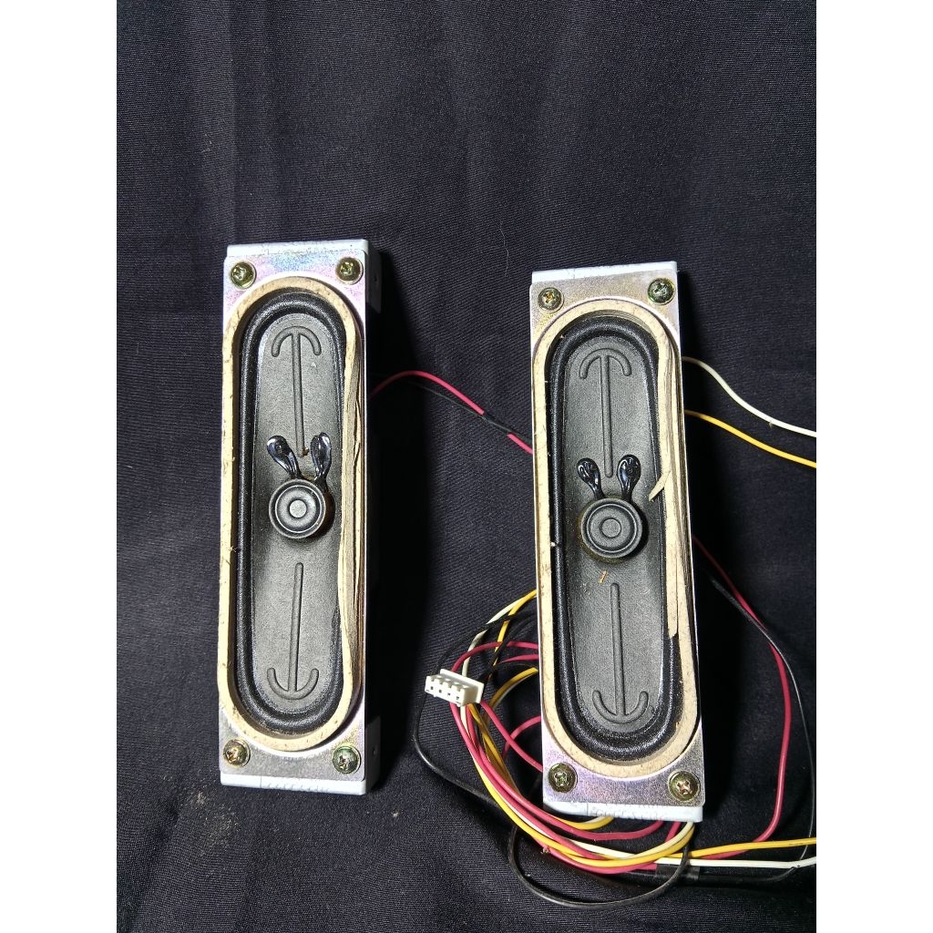 Speaker tv Polytron 43 inch