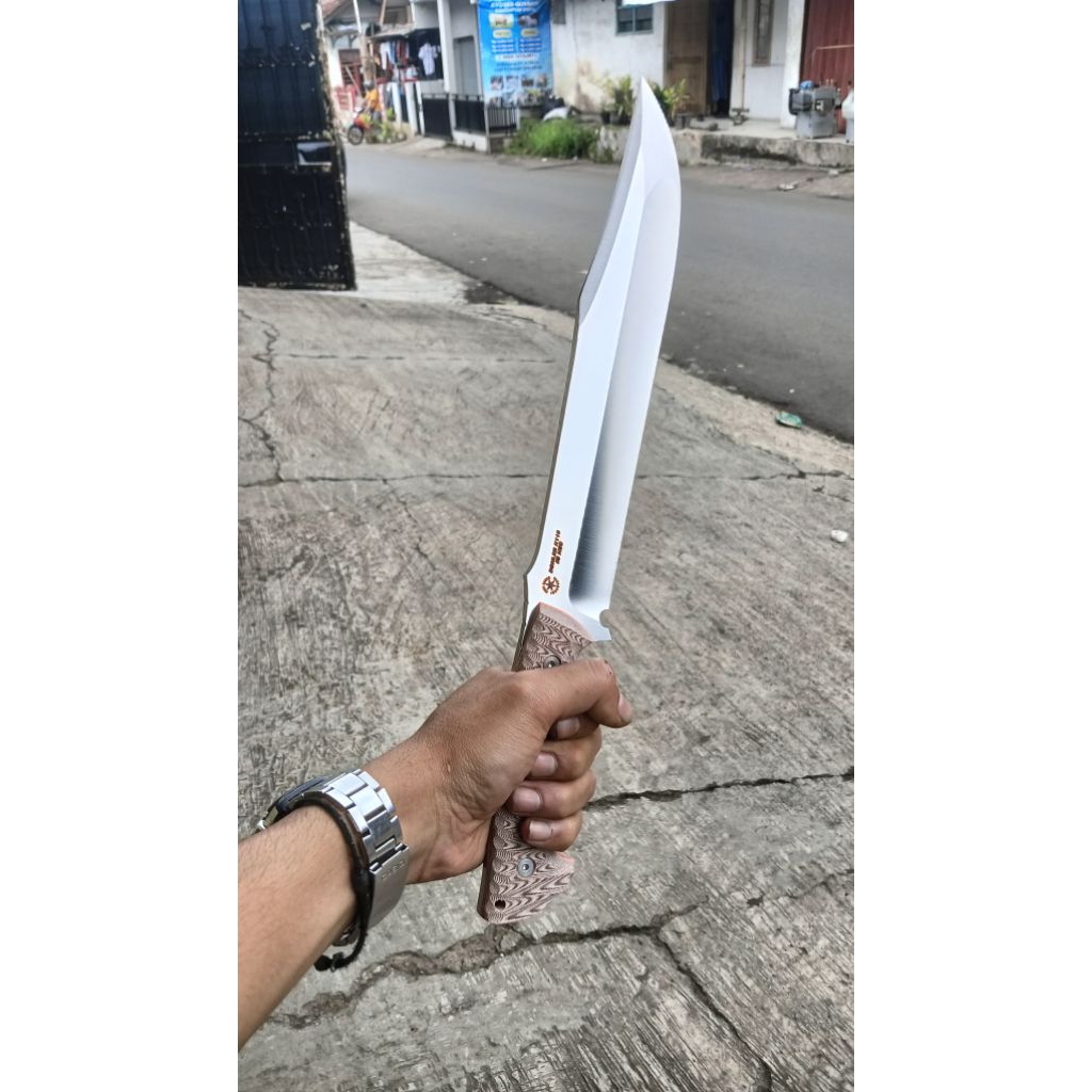 Bowie Custom Hollow grind