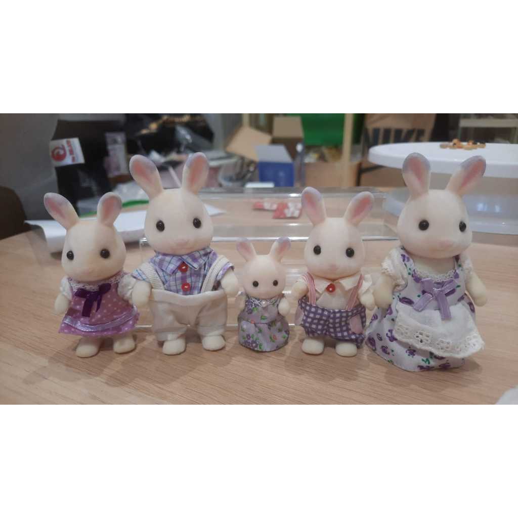 Sylvanian Lavender family rare (stain)