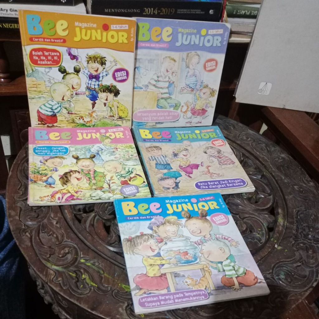 BEE  MAGAZINE JUNIOR