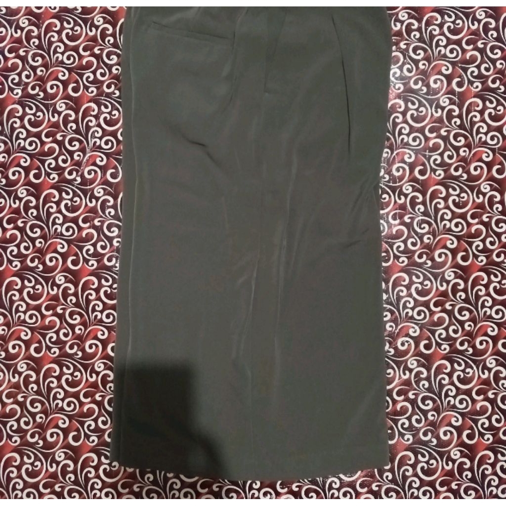 celana pendek bahan uniqlo wanita