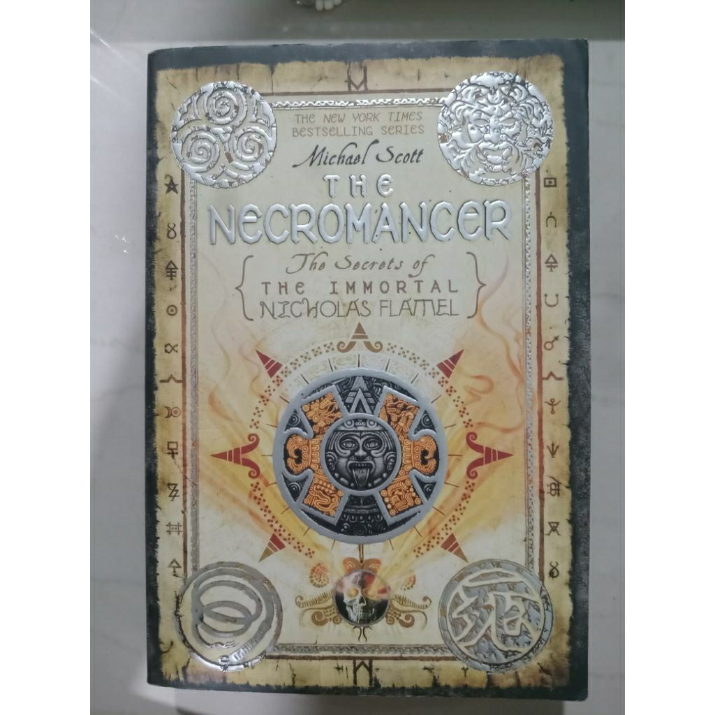 The Necromancer (The Secrets of the Immortal Nicholas Flamel) Penulis: Michael Scott