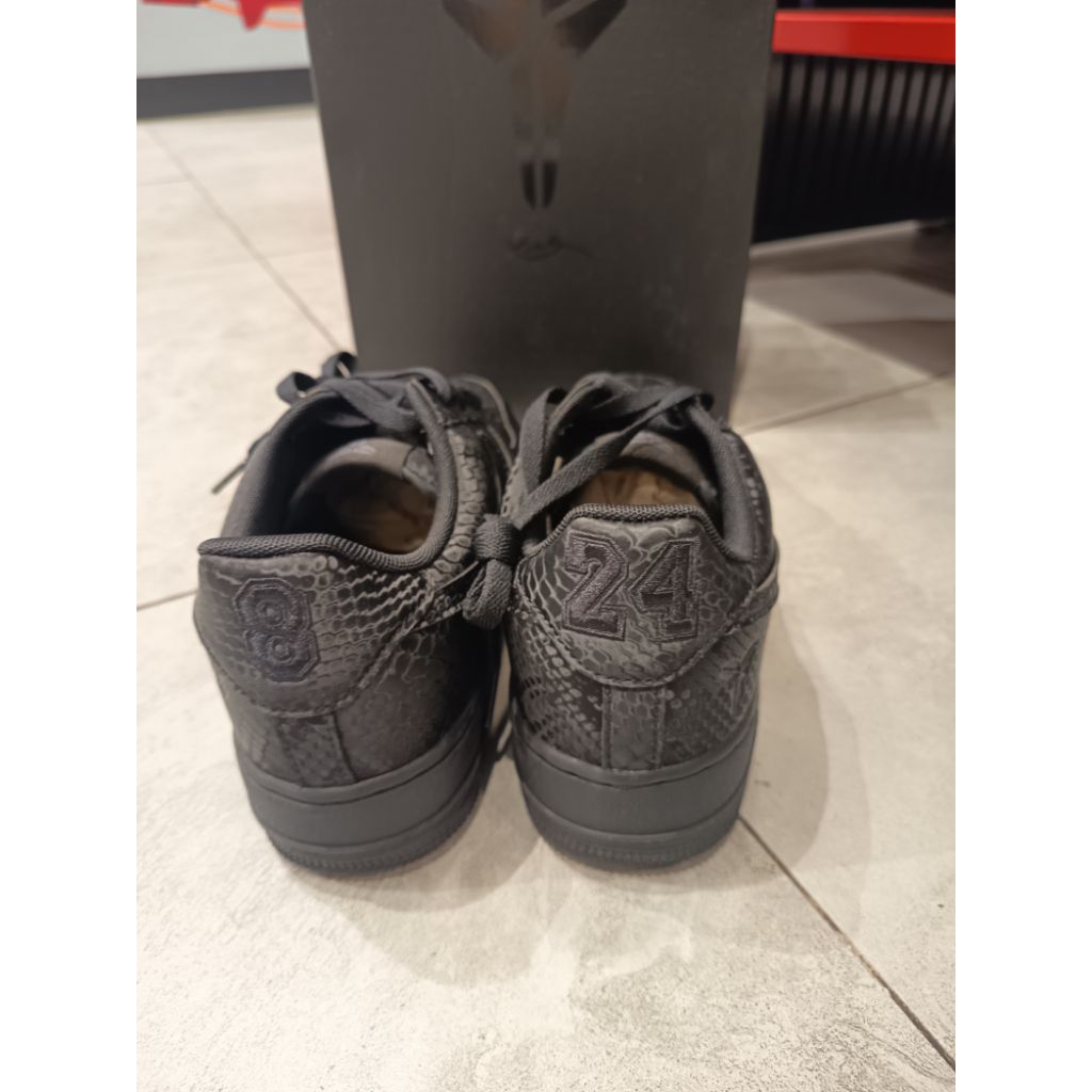 nike air force 1  X kobe bryant triple black