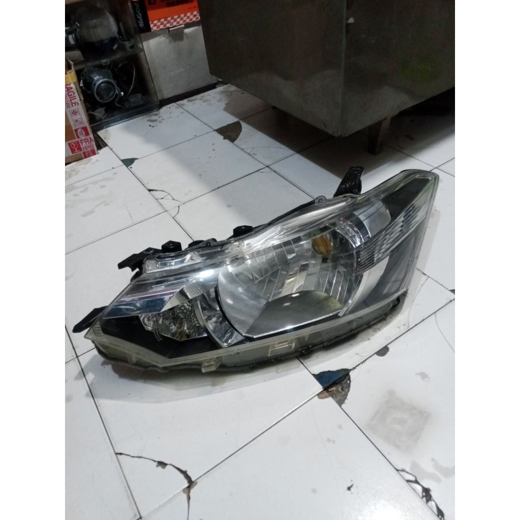 Headlamp lampu depan Toyota Vios Limo Gen3 Original Kiri LH