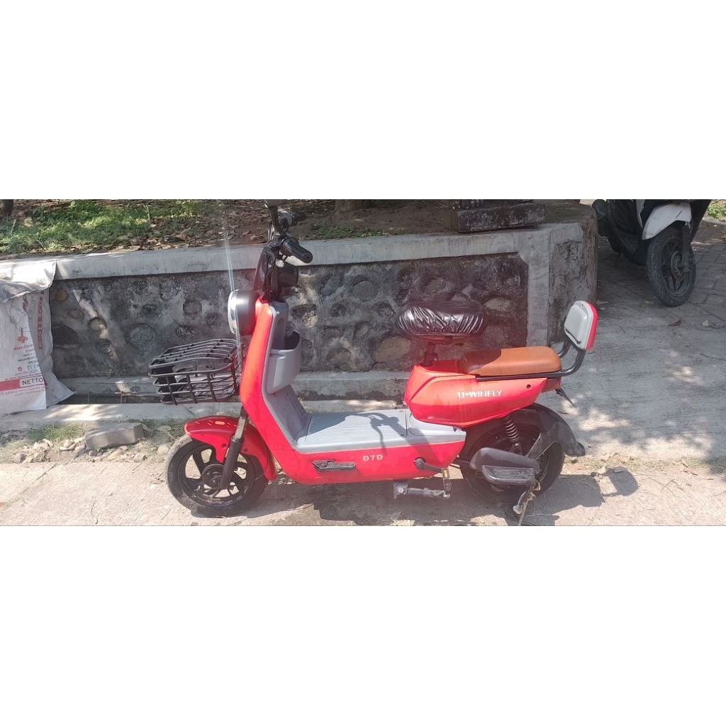 SEPEDA LISTRIK UWINFLY D7D SECOND