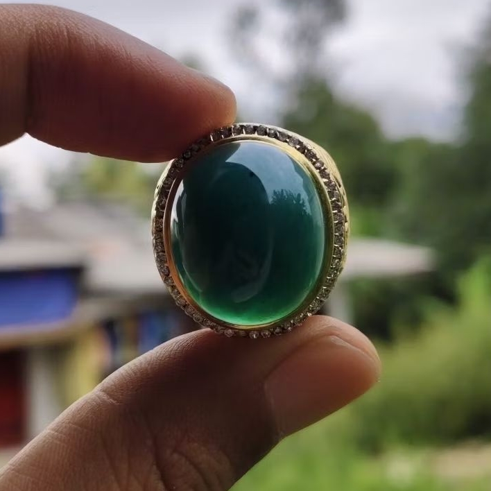 Natural Bacan Gulau Lawas Visual Hijau Menawan HQ Serat Sangat Halus Plong Ring Perak Tebal