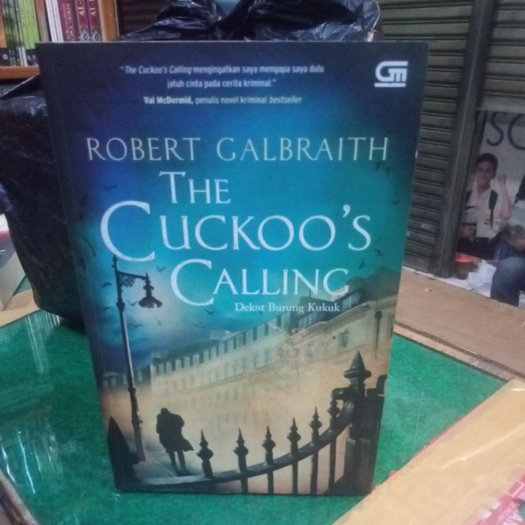NOVEL THE Cuckoo's  Calling