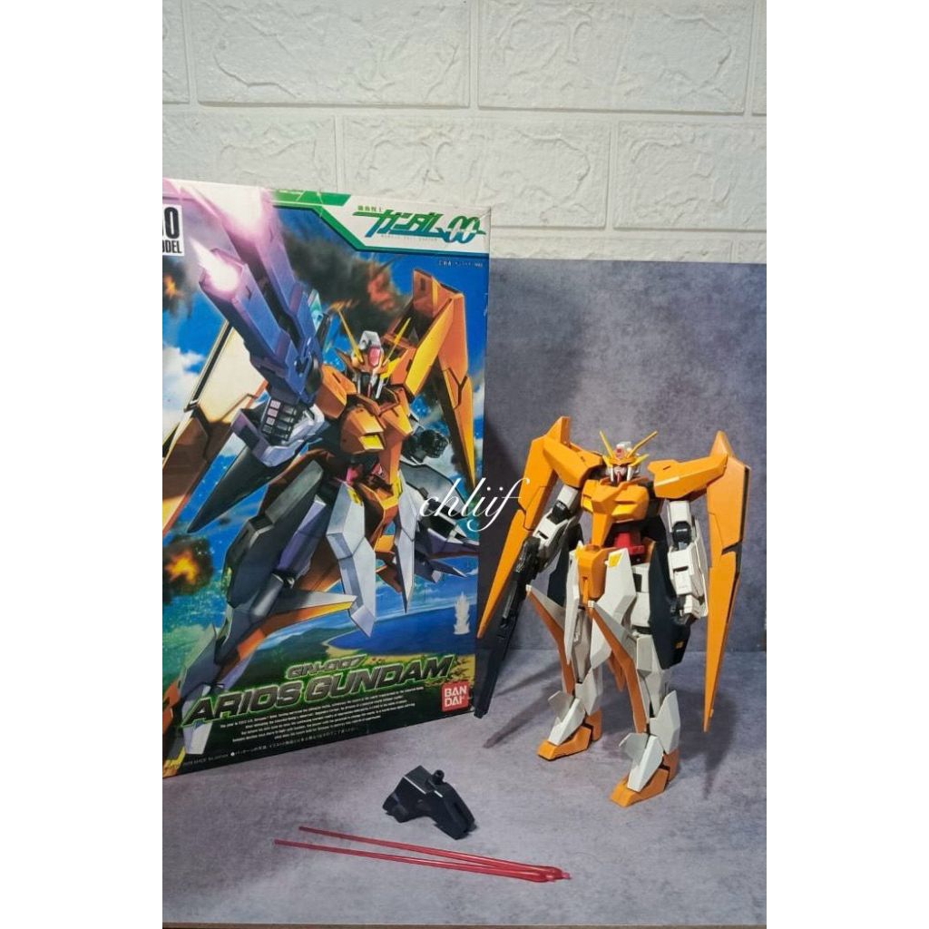 GUNDAM 1/100 Arios GUNDAM GN 007