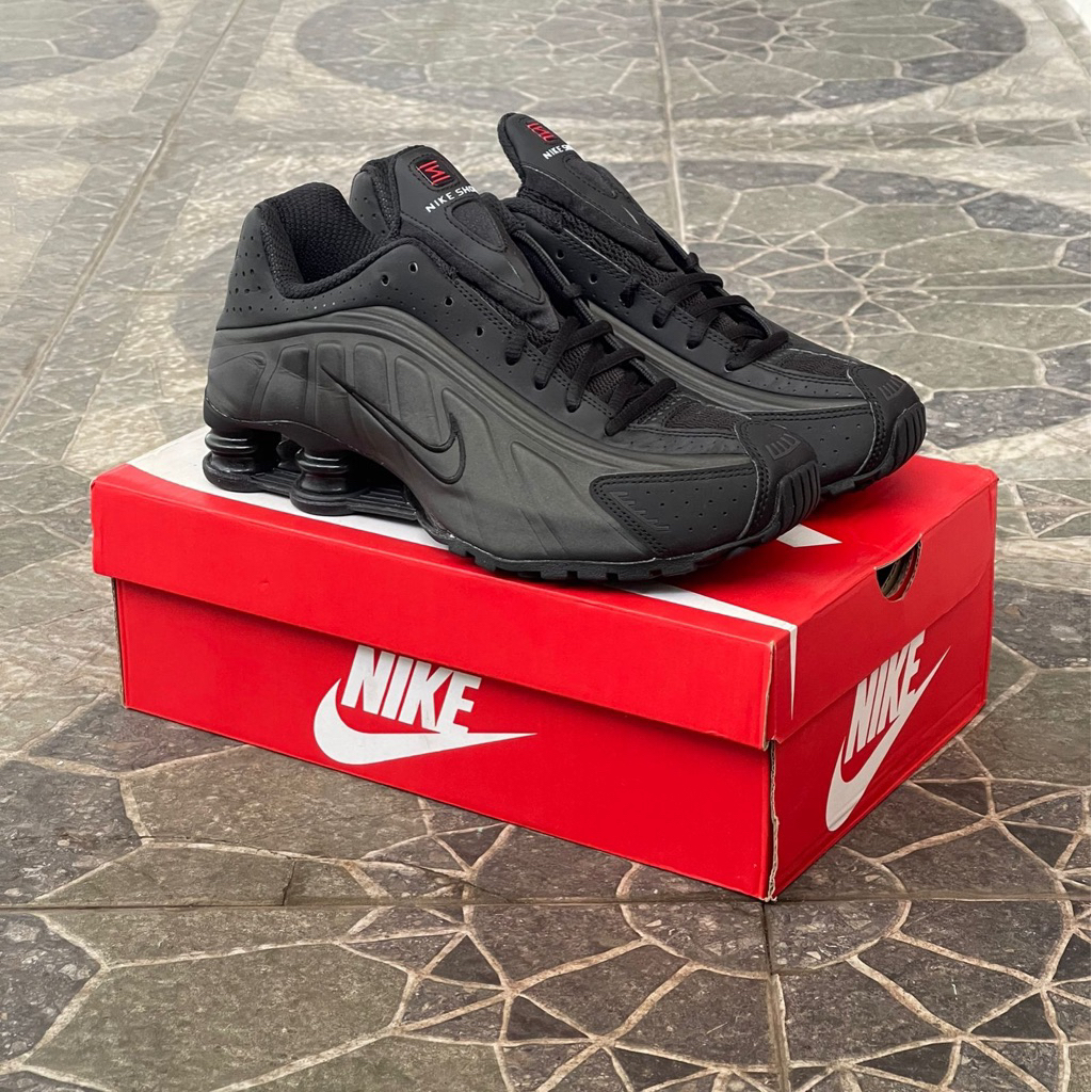 NIKE TN “Black Varsity Red”