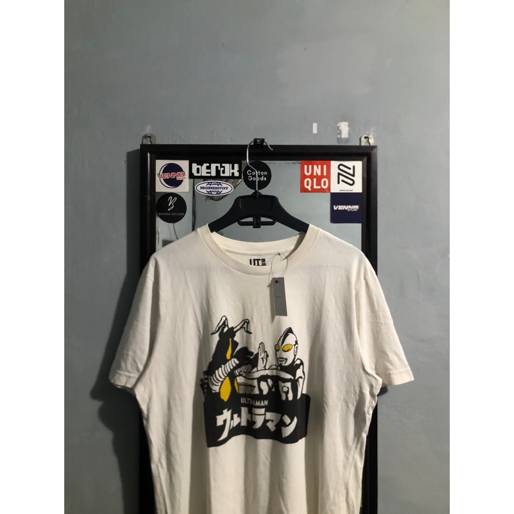 Tshirt UNIQLO UT Ultraman