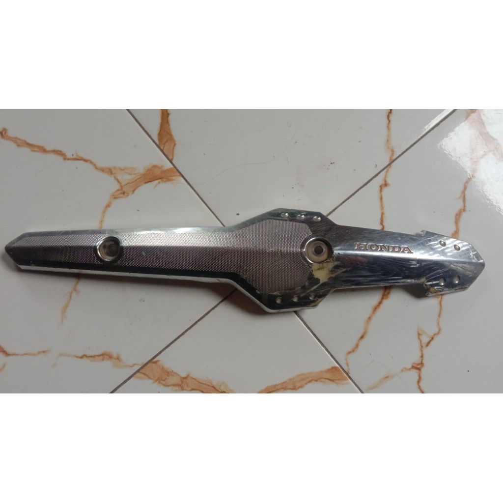 tutup knalpot Vario kzr Vario 125 old ori cover knalpot Vario kzr Vario 125 old chrome