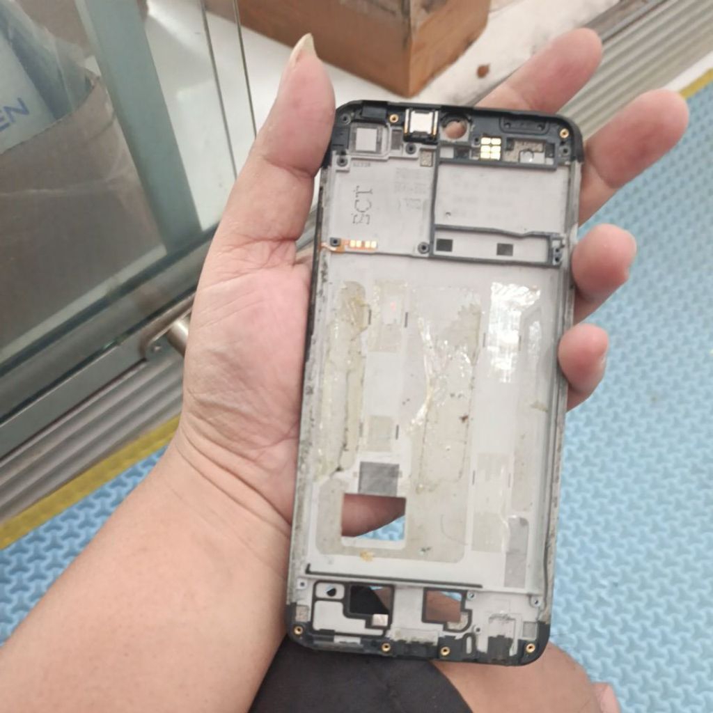 Frame lcd / tulang tengah Vivo Y91C Y91 Y93 Y95 hitam ori copotan bonus flexi speaker