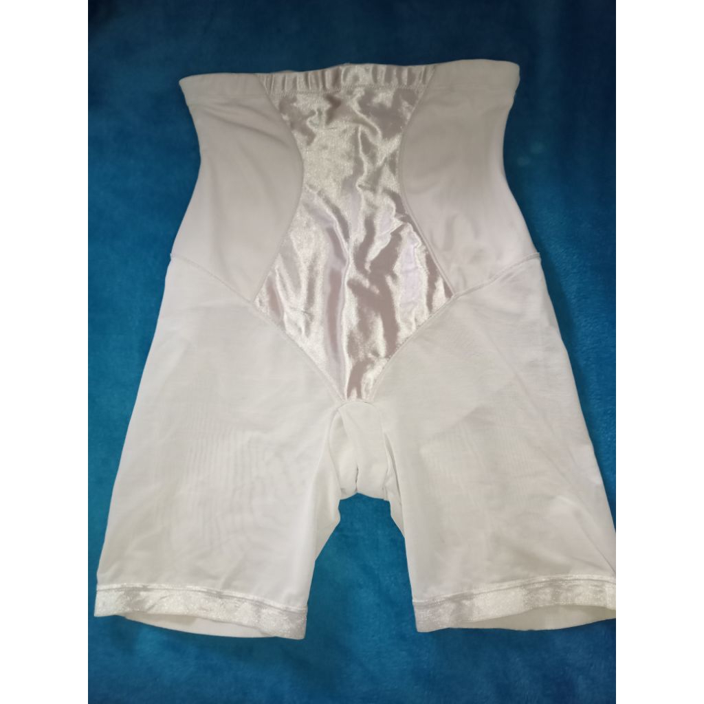 Korset celana maidenform size L