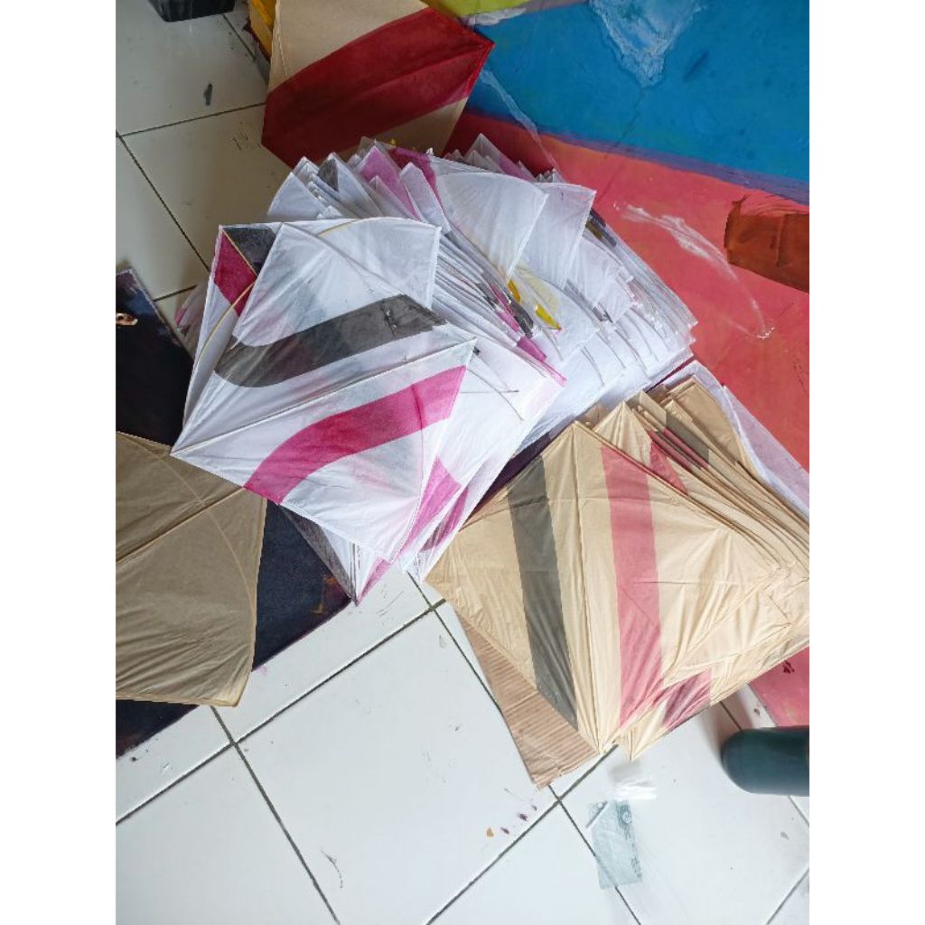 isi 20pcs Layangan adu kualitas terbaik / layangan adu /layangan kertas minyak /layang layang viral 