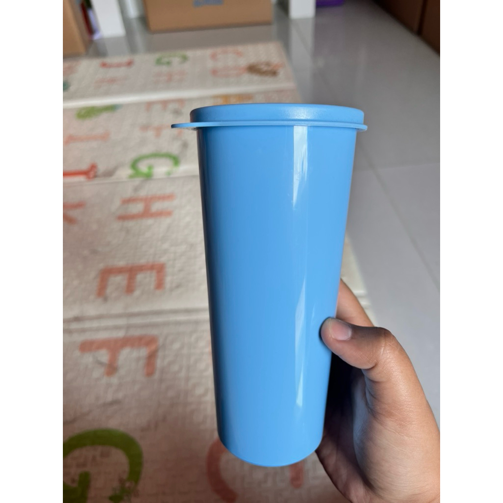 Tupperware Gelas Minum 470 ml dengan Tutup