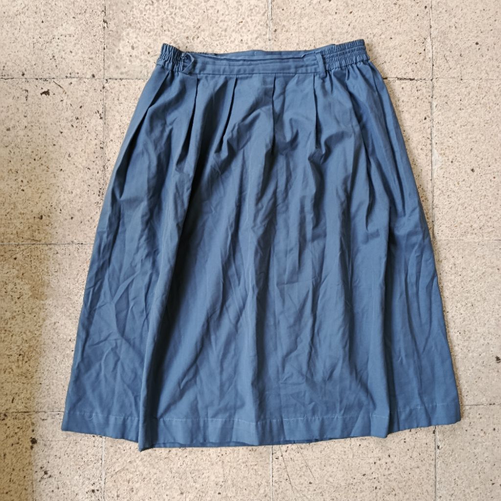 preloved rok abu pendek sma merk seragam size besar