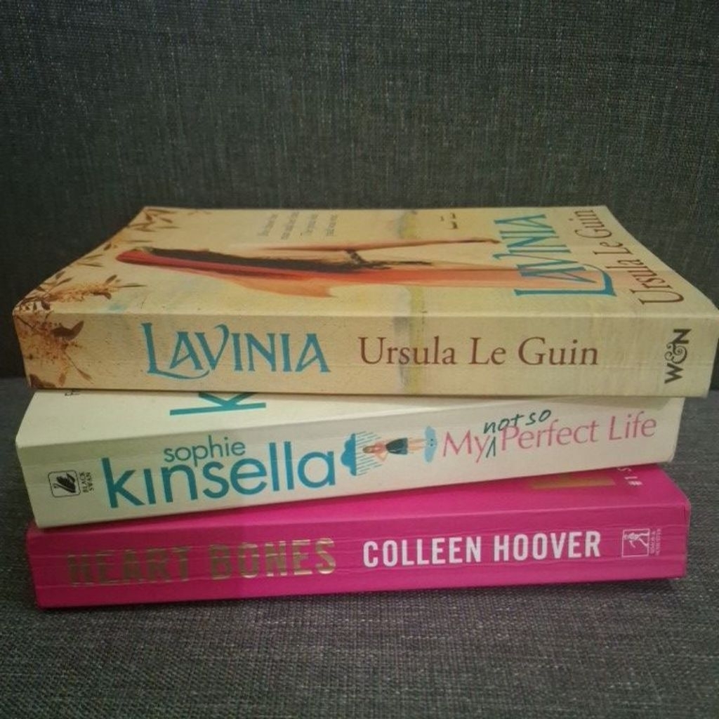 Sophie Kinsella, Colleen Hoover, Ursula Le Guin - PRELOVED - Novel Import - bekas