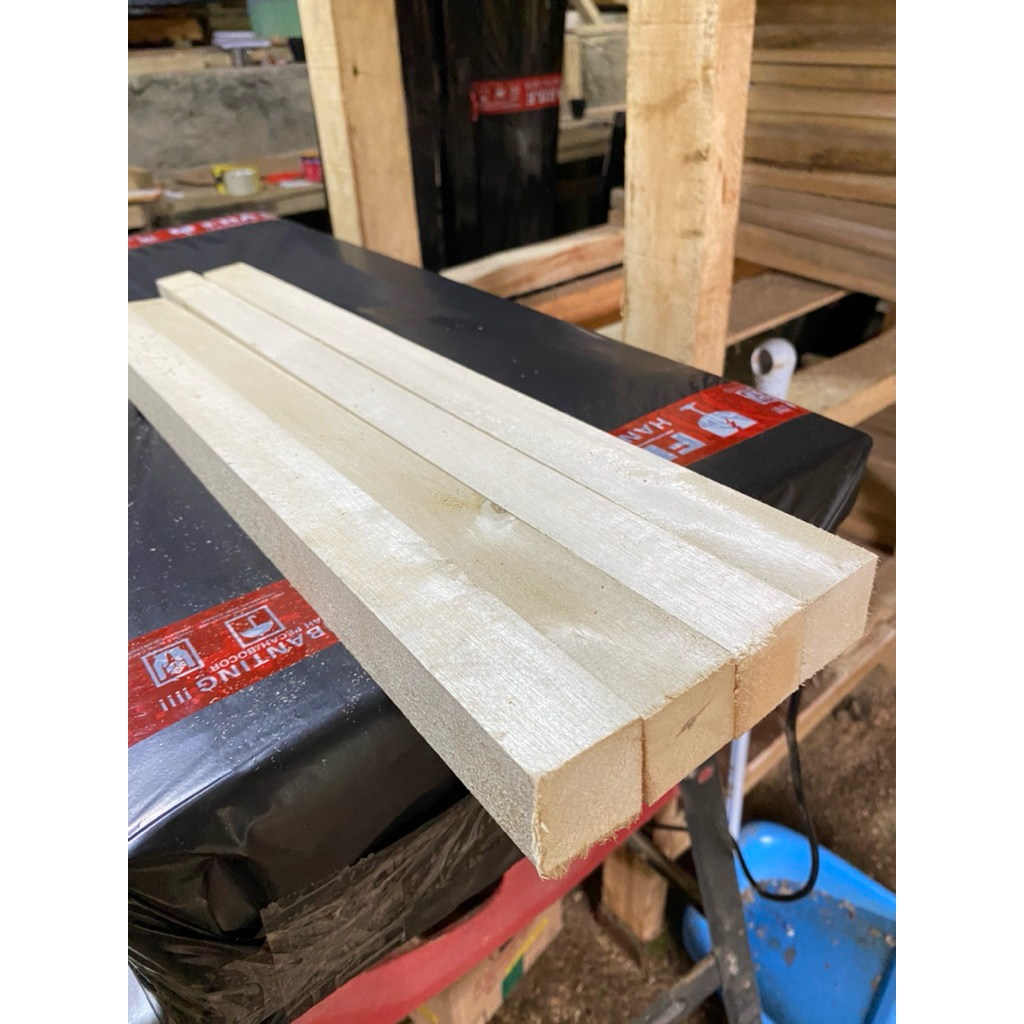 Kayu Kaso Reng 3X3 Sudah diserut halus