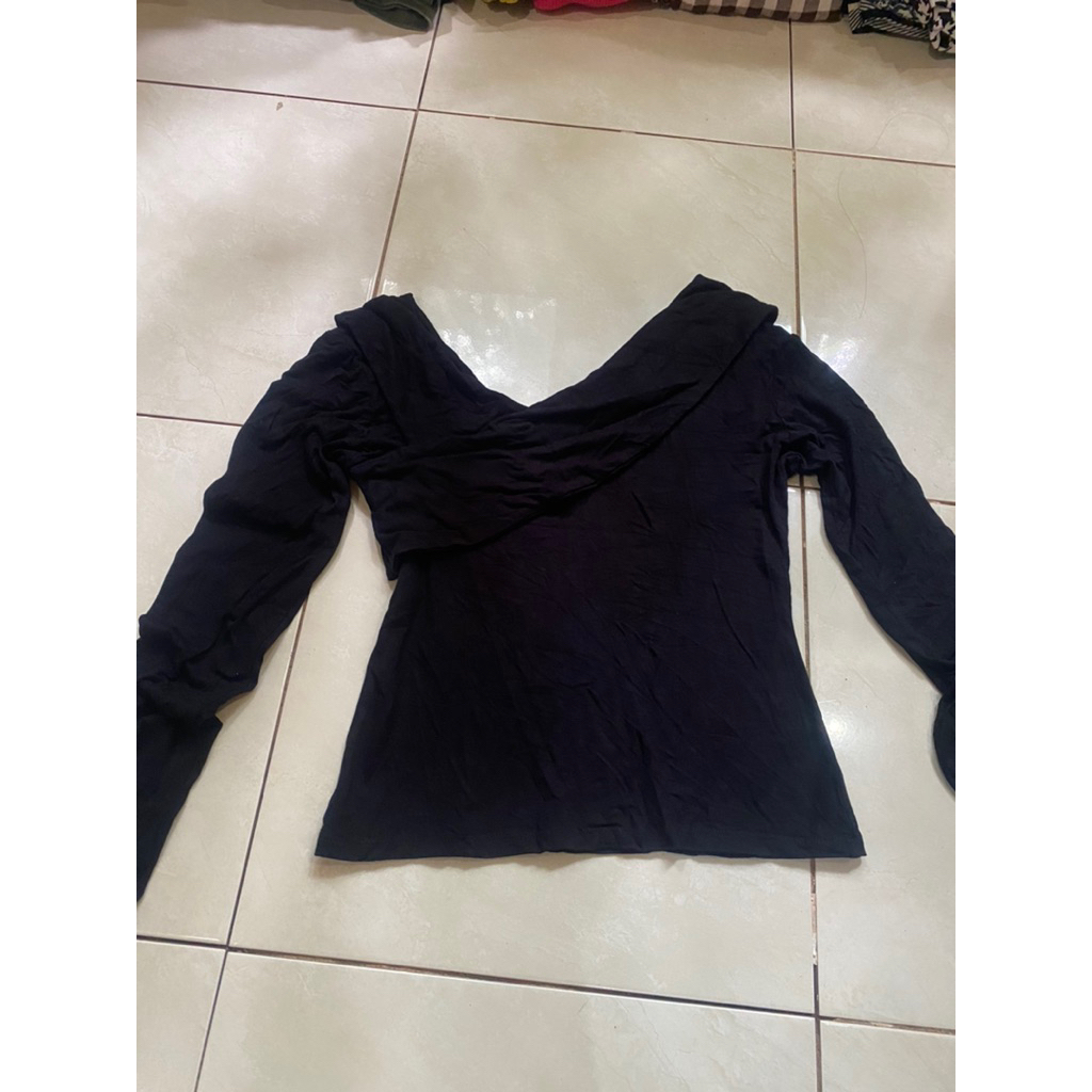 baju kaos Sabrina preloved