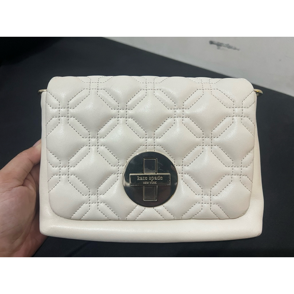 PreLoved off White Leather Astor Court Naomi Crossbody Bag